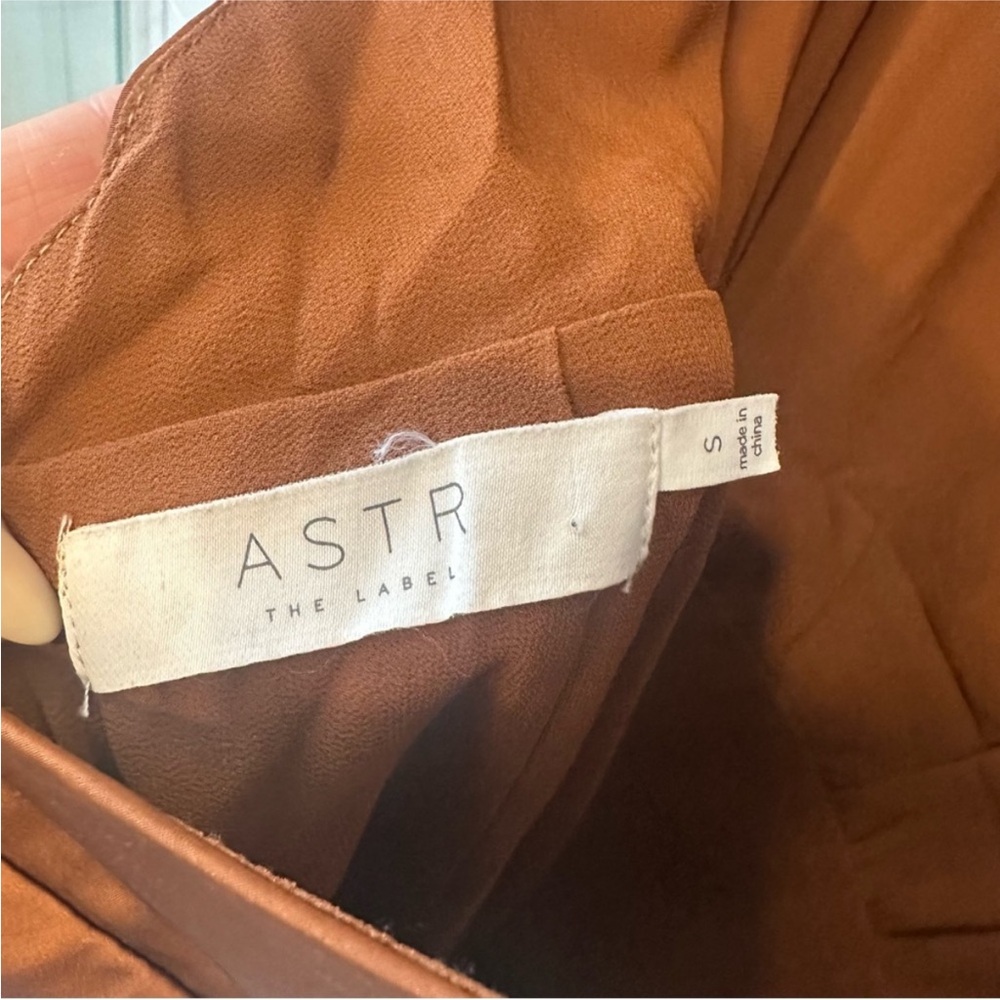 ASTR Ruched Rust Open Back Dress - Picture 5 of 5